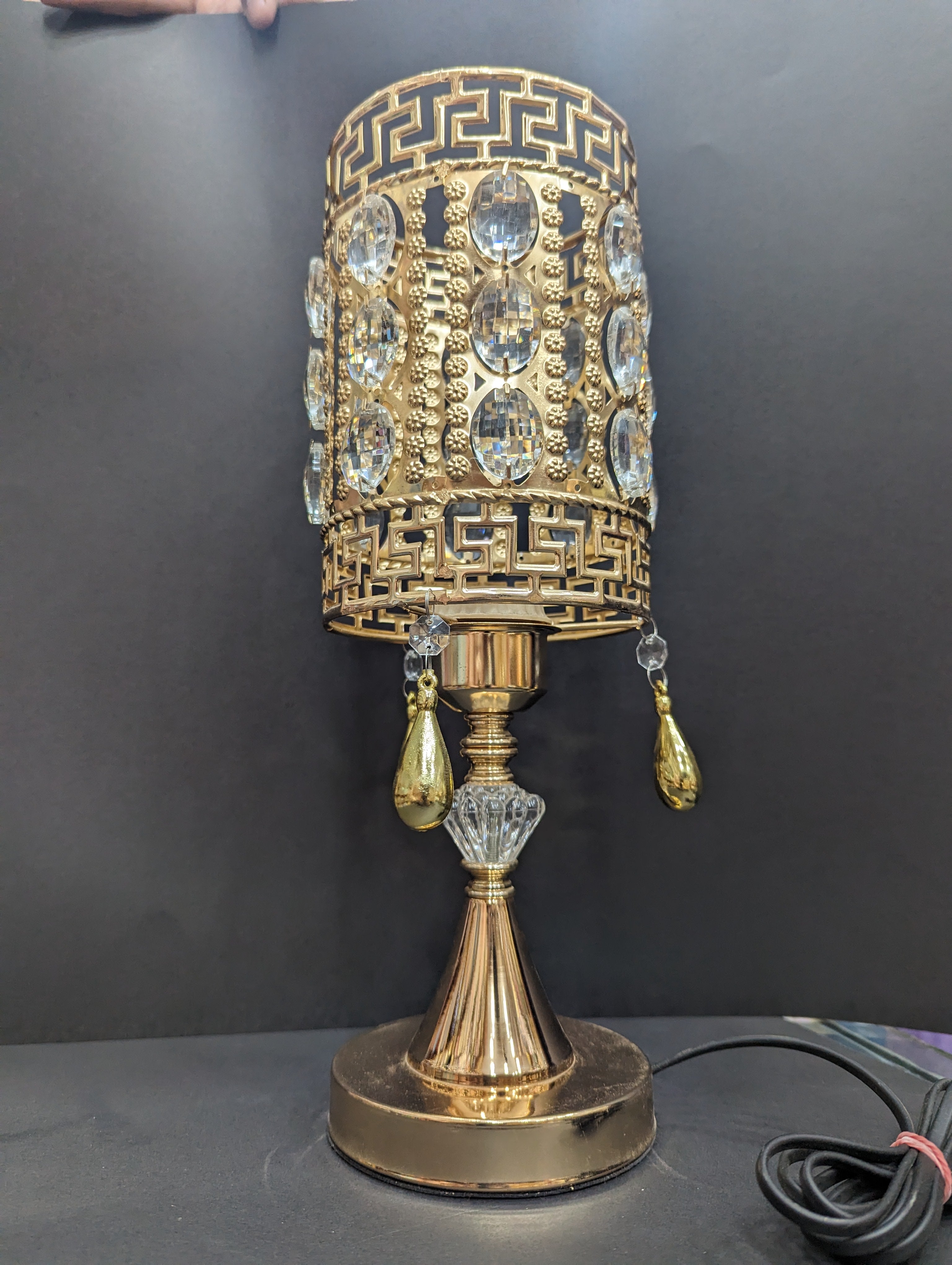 Luxury Crystal Embellished Table Lamp – Intricate Design for Elegant Interiors